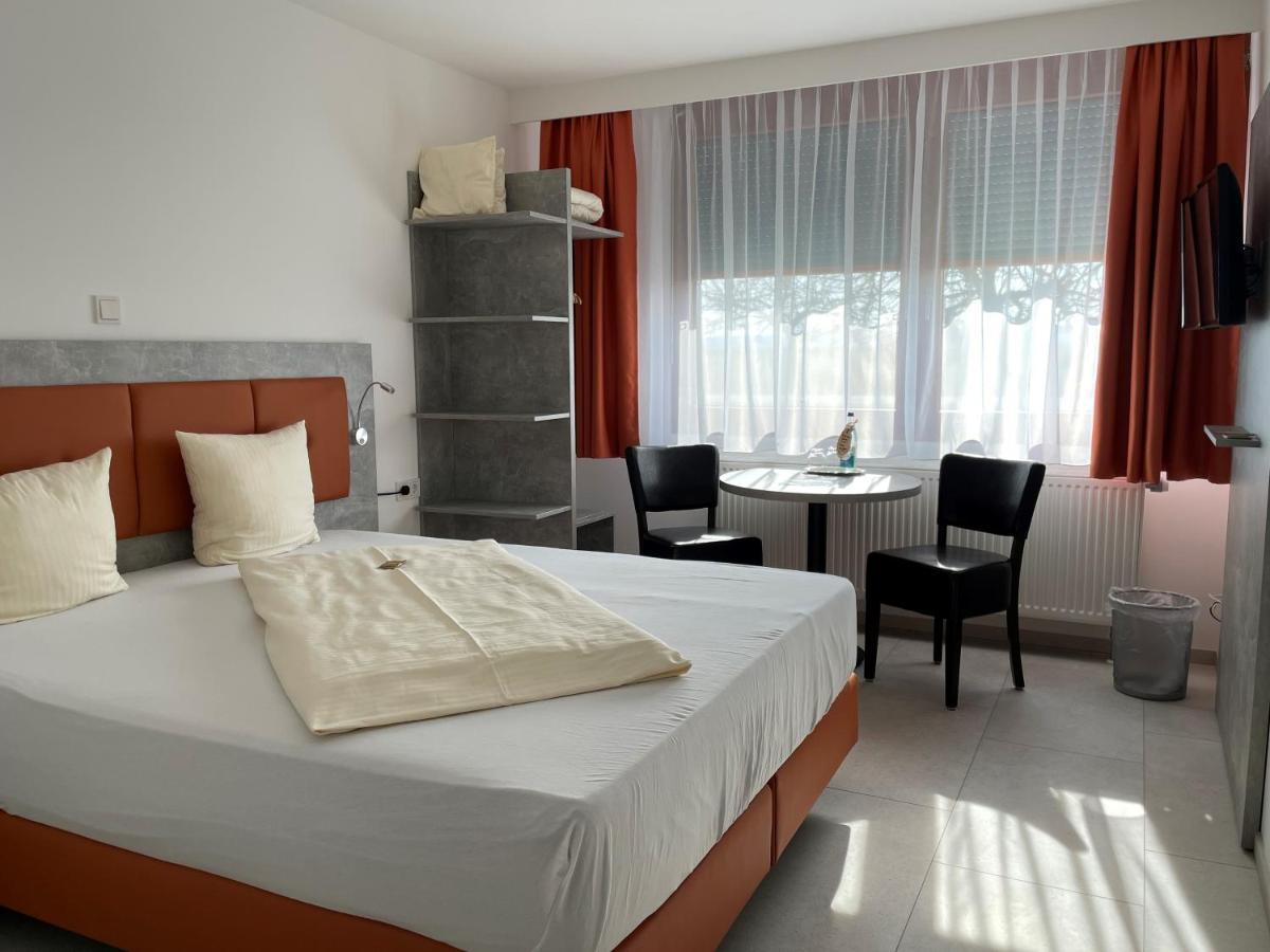 Hotel Frankenhoehe Aurach Екстериор снимка