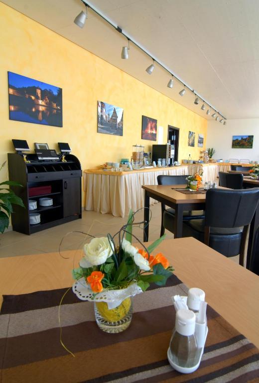 Hotel Frankenhoehe Aurach Екстериор снимка