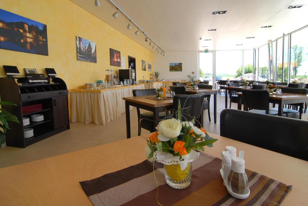 Hotel Frankenhoehe Aurach Екстериор снимка
