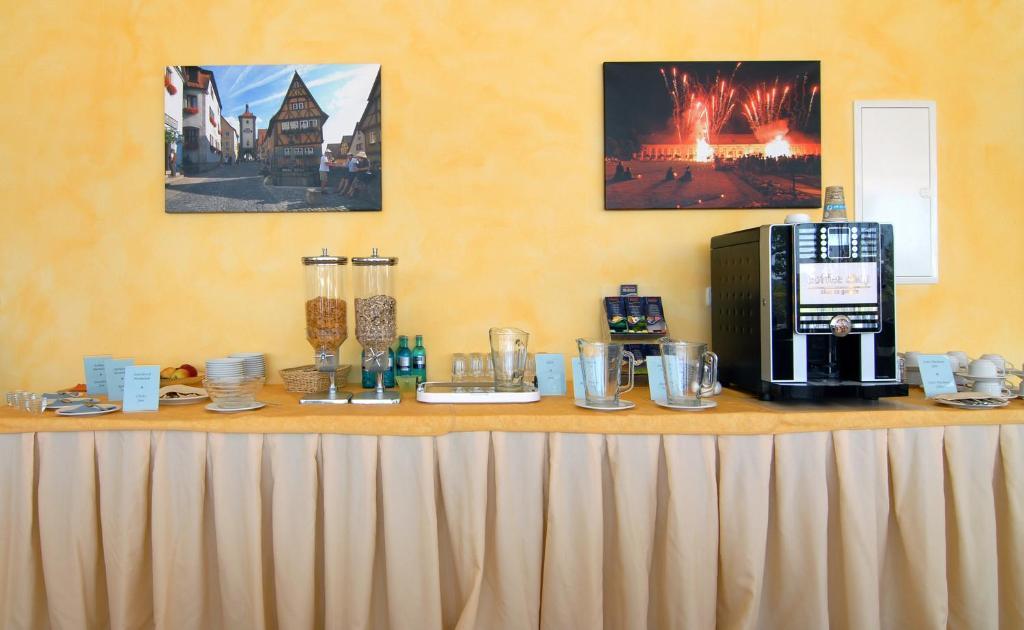 Hotel Frankenhoehe Aurach Екстериор снимка